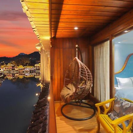 Fenghuang Ancient Town Lazy Cat Riverside Inn Exteriör bild