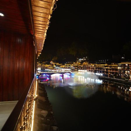 Fenghuang Ancient Town Lazy Cat Riverside Inn Exteriör bild