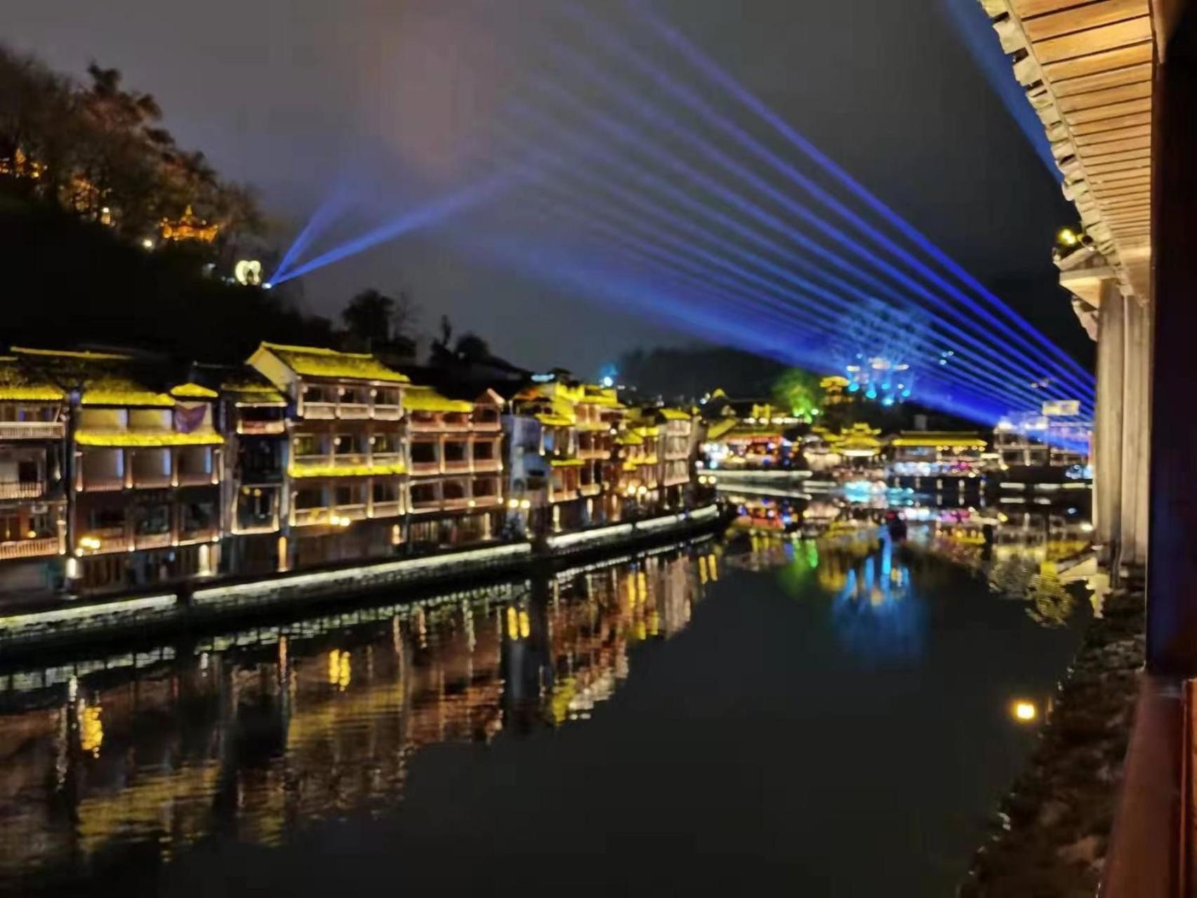 Fenghuang Ancient Town Lazy Cat Riverside Inn Exteriör bild