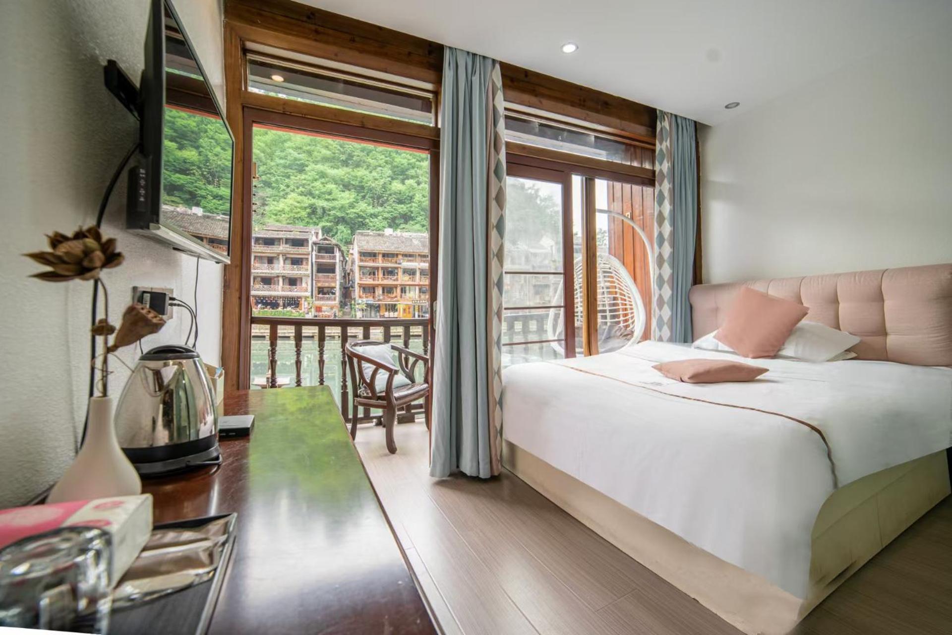 Fenghuang Ancient Town Lazy Cat Riverside Inn Exteriör bild
