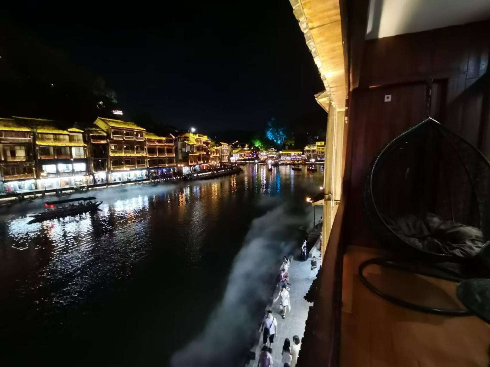 Fenghuang Ancient Town Lazy Cat Riverside Inn Exteriör bild