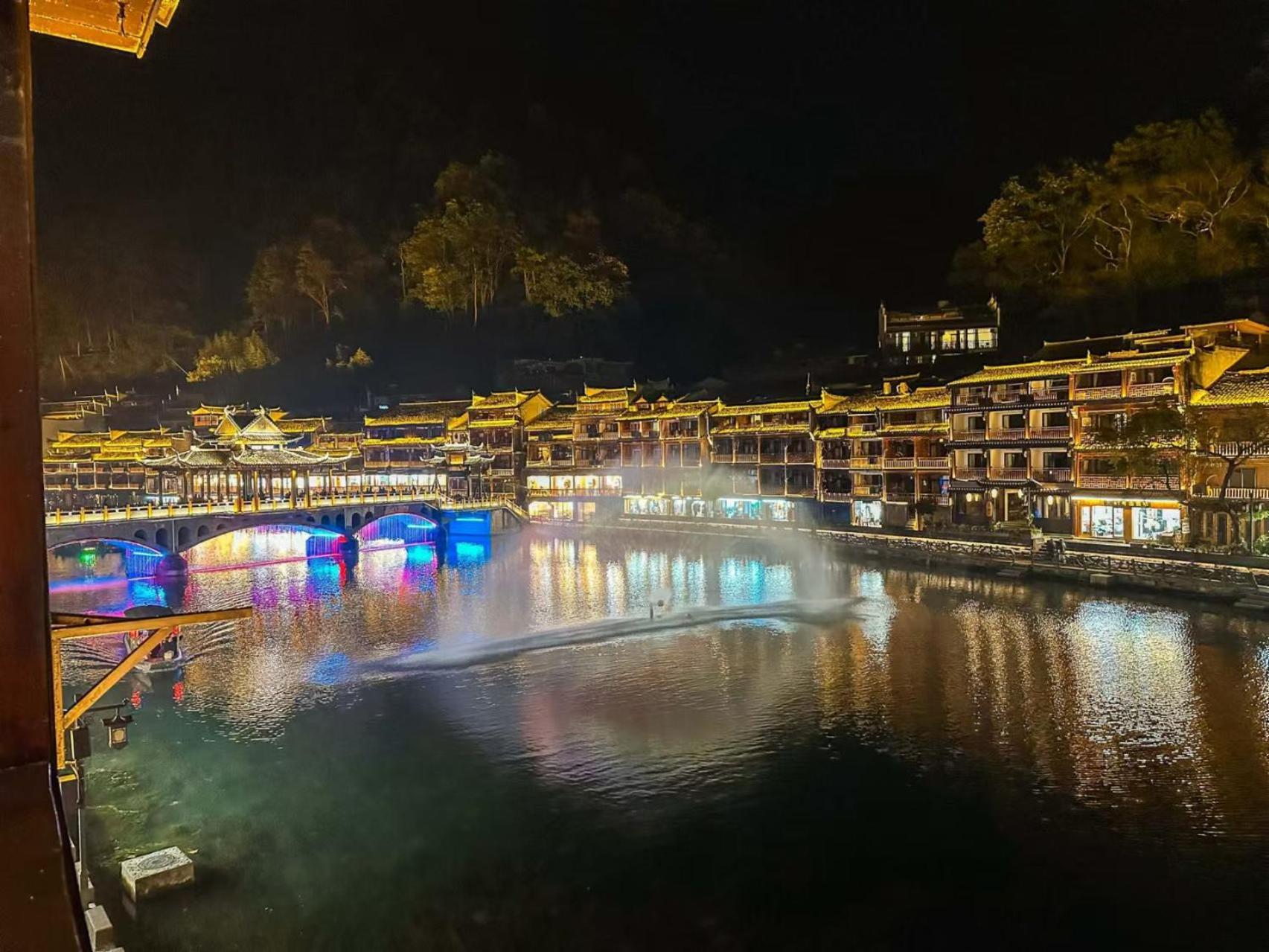 Fenghuang Ancient Town Lazy Cat Riverside Inn Exteriör bild