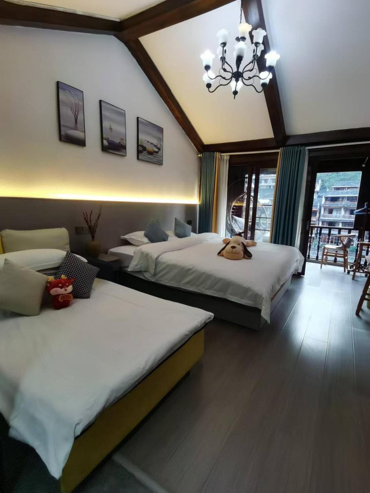 Fenghuang Ancient Town Lazy Cat Riverside Inn Exteriör bild